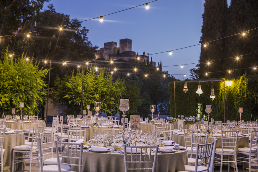 iluminación de exteriores en bodas al aire libre en Granada